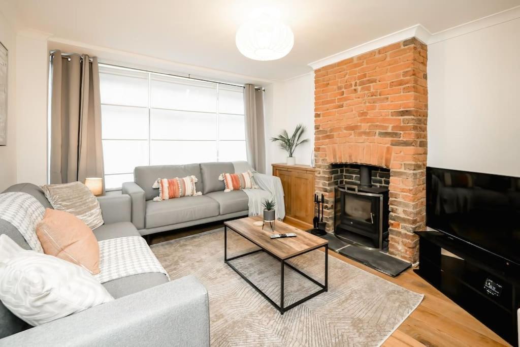 3 Bedroom Home Close To Town Centre With Wifi & Garden Royal Tunbridge Wells Eksteriør billede
