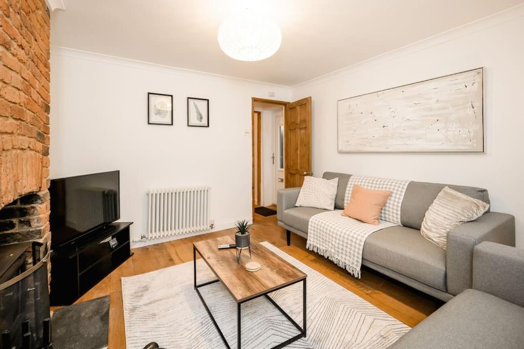 3 Bedroom Home Close To Town Centre With Wifi & Garden Royal Tunbridge Wells Eksteriør billede