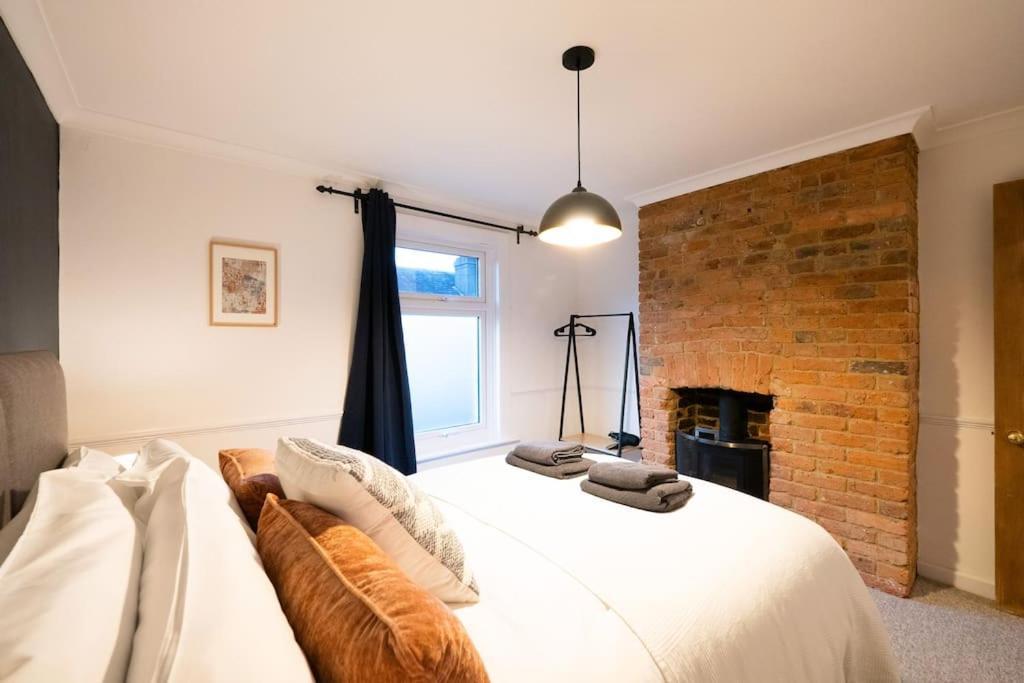 3 Bedroom Home Close To Town Centre With Wifi & Garden Royal Tunbridge Wells Eksteriør billede