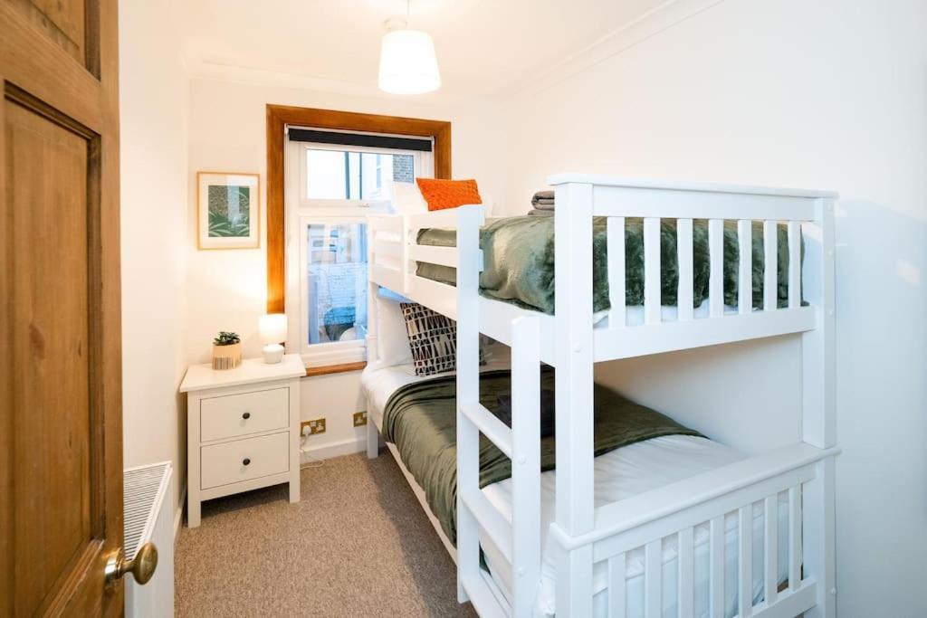 3 Bedroom Home Close To Town Centre With Wifi & Garden Royal Tunbridge Wells Eksteriør billede
