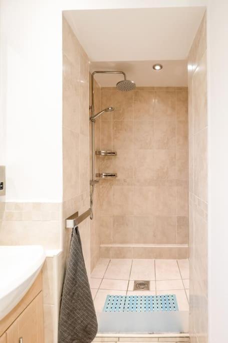 3 Bedroom Home Close To Town Centre With Wifi & Garden Royal Tunbridge Wells Eksteriør billede